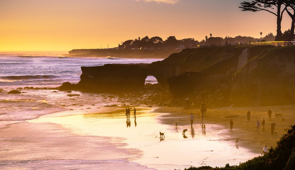 sunset-on-the-pacific-ocean-coastline-santa-cruz-2023-11-27-04-52-06-utc-comp