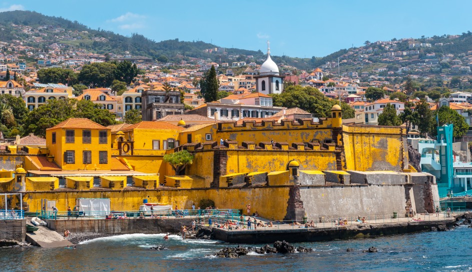 view-of-the-seaside-yellow-fort-of-forte-de-sao-ti-2023-11-27-05-16-54-utc